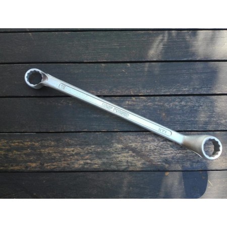 DROP FORGED LLAVE ESTRELLA ACODADA 18X19