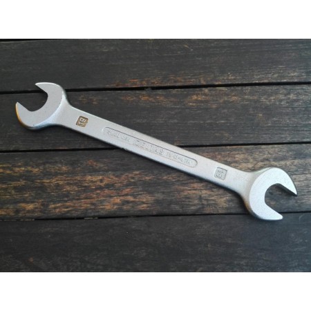IZELTAS LLAVE FIJA 18X19 CROMO VANADIO