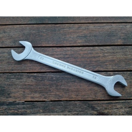 FYH LLAVE FIJA 18X19 CROMO VANADIO