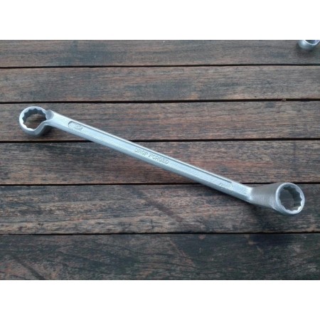 DROP FORGED LLAVE ESTRELLA ACODADA 20X22