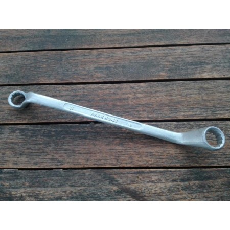 AKAR LLAVE ESTRELLA ACODADA 14X15