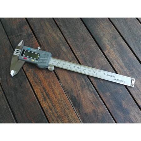 AMIG CALIBRE 20-150 DIGITAL INOX