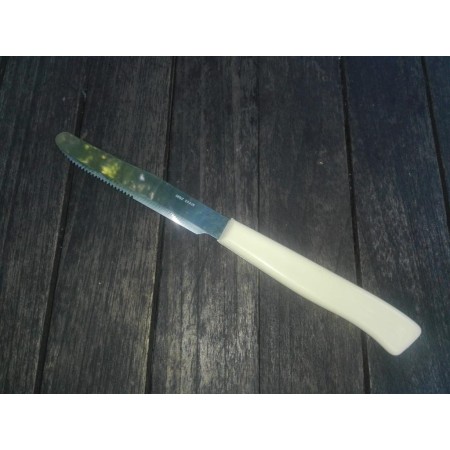 CUCHILLO MANGO PLASTICO CON SIERRA 1125
