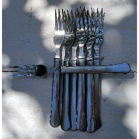 TENEDOR CHULETERO MESA INOX 3 PUNTAS (REACONDICIONADO)